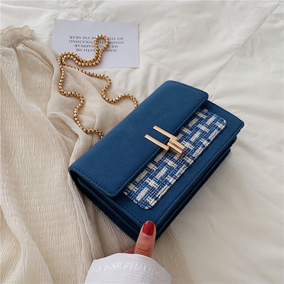 Geanta de dama din piele intoarsa cu maner metalic