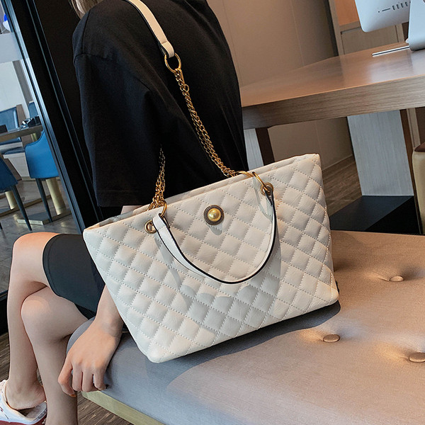 Geanta de dama din piele ecologica in trei culori