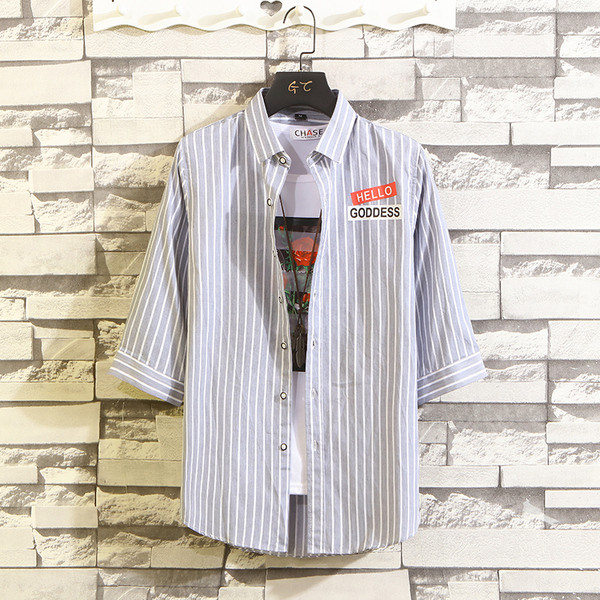 Cămașă modernă pentru bărbați în patru culori cu aplicație