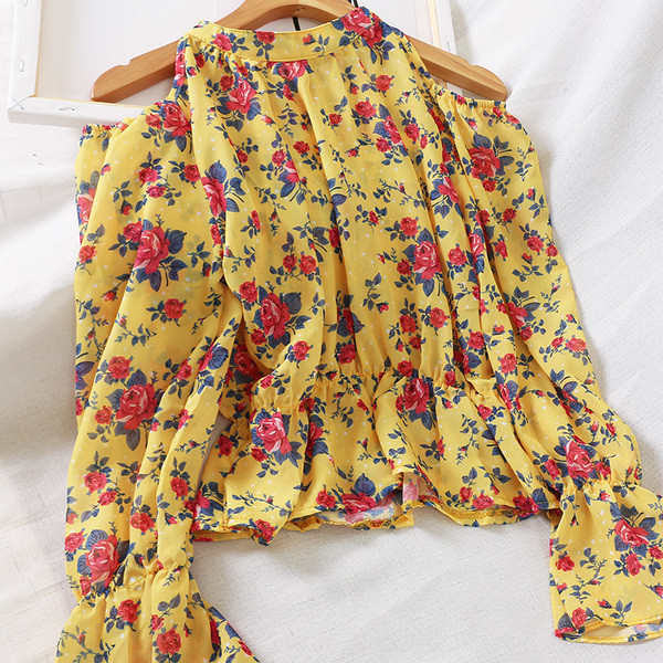 Cămașă modernă de damă cu umerii deschiși și model floral în mai multe culori