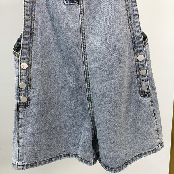 Salopeta scurta de dama cu nasturi de culoare albastra