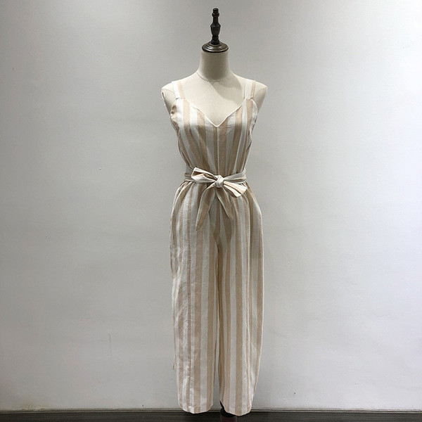 Γυναικεία ολόσωμη φόρμα  στράπλες  με φαρδιές λωρίδες και μήκος 7/8