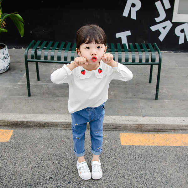 Bluza moderna pentru copii alb cu broderie pentru fete