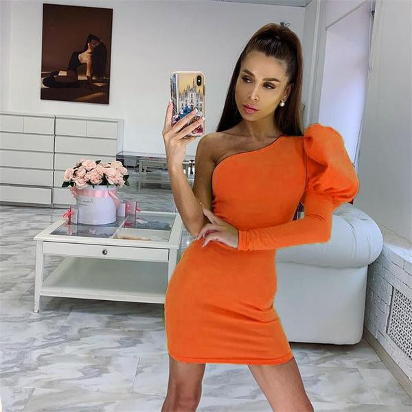 Модерна дамска рокля с един ръкав в черен и оранжев цвят