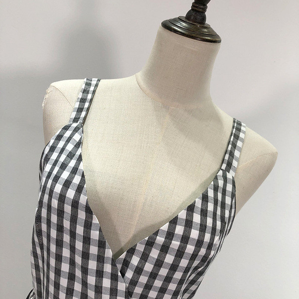  Γυναικεία ολόσωμη φόρμα με λεπτές λουρίδες