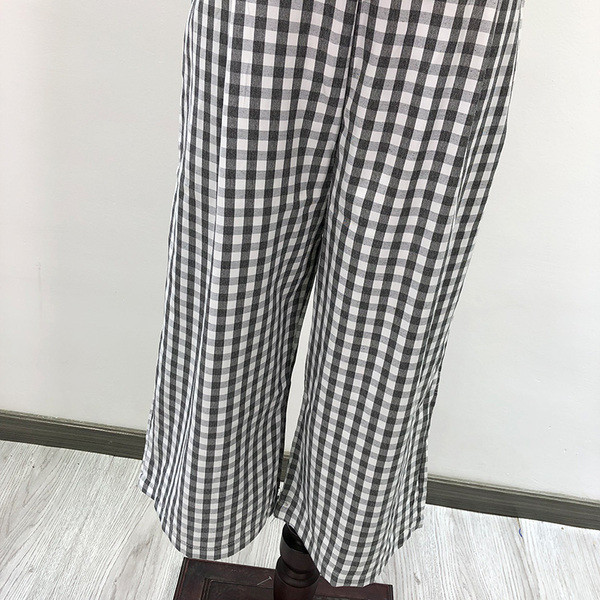  Γυναικεία ολόσωμη φόρμα με λεπτές λουρίδες