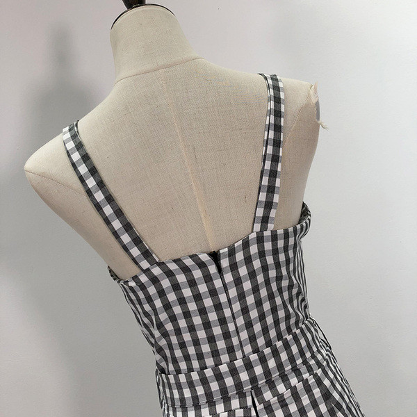  Γυναικεία ολόσωμη φόρμα με λεπτές λουρίδες