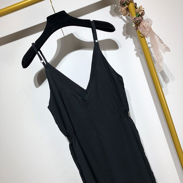 Salopetă lungă de damă cu bretele subțiri de culoare neagră