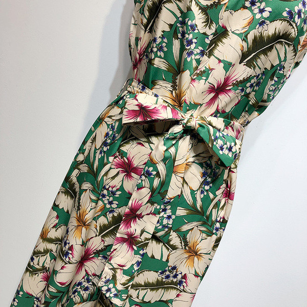 Salopetă lungă de damă, fără mâneci, cu model floral