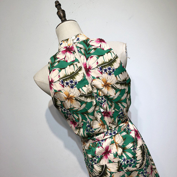 Salopetă lungă de damă, fără mâneci, cu model floral