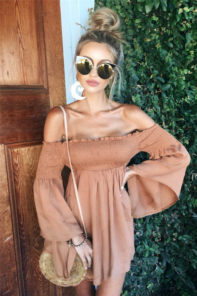 Rochie modernă de damă cu mâneci lungi și umerii goi