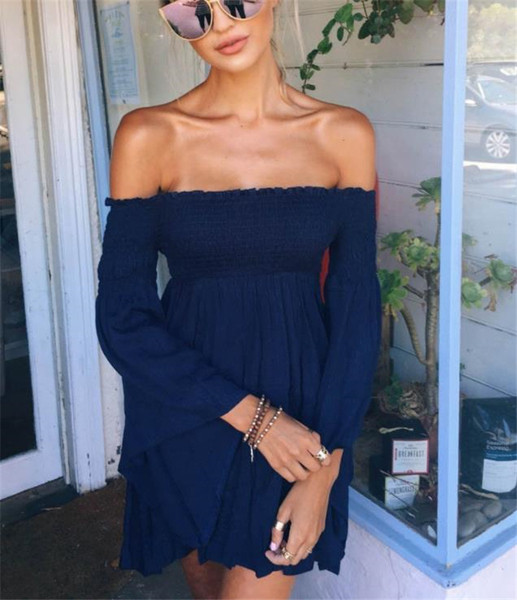 Rochie modernă de damă cu mâneci lungi și umerii goi