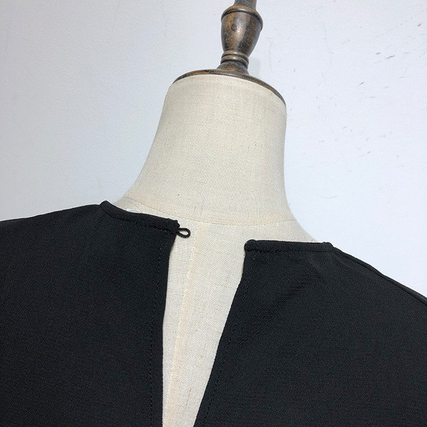  Γυναικεία ολόσωμη φόρμα μακρυμάνιη σε μαύρο χρώμα