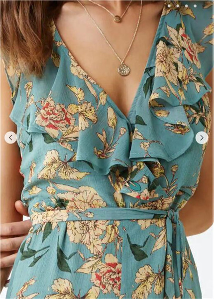 Γυναικεία καλοκαιρινή   ολόσωμη φόρμα  με floral μοτίβο και V-neck