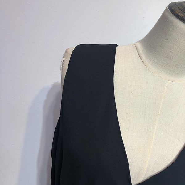 Salopetă lungă de damă cu bretele largi și legături în talie