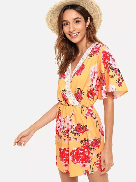 Γυναικεία ολόσωμη φόρμα Γ με V-λαιμό και δαντέλα