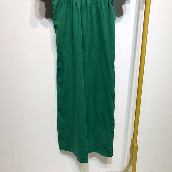 Γυναικε`ια ολόσωμη φόρμα σε  πράσινο χρώμα