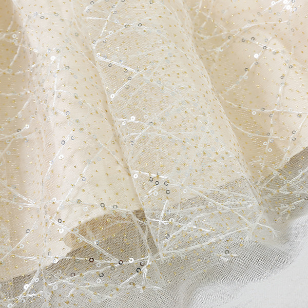 Model elegant de rochie de dama cu efect stralucitor in negru si bej