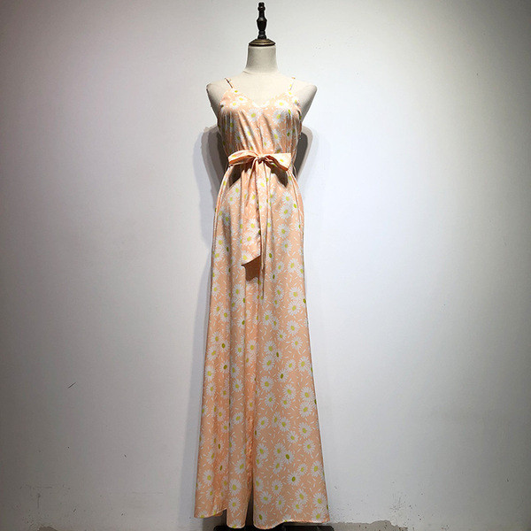 Γυναικεία ολόσωμη φόρμα  με λεπτές λωρίδες και ζώνες