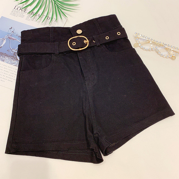 Pantaloni scurți de damă din denim cu curea în alb și negru