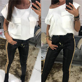 Bluză de damă elegantă cu buzunare în alb