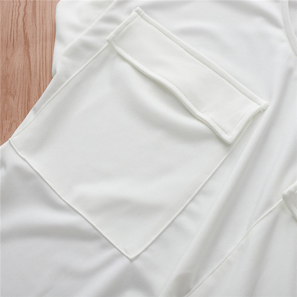 Bluză de damă elegantă cu buzunare în alb