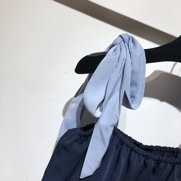 Γυναικεία ολόσωμη φόρμα με τετράγωνο λαιμό και ιμάντες ώμου