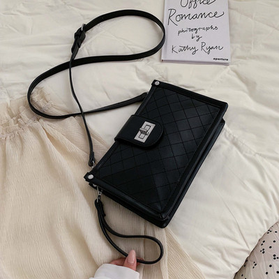 Geanta de dama moderna cu inchidere metalica in mai multe culori