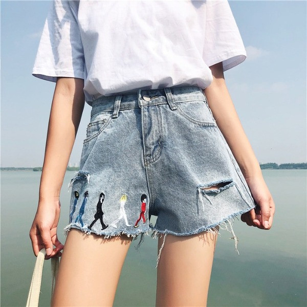 Pantaloni scurți casual de damă cu aplicații și motive rupte