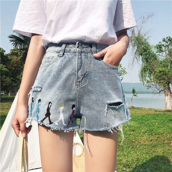 Pantaloni scurți casual de damă cu aplicații și motive rupte