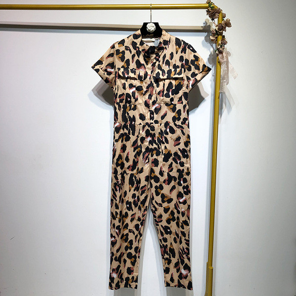 Γυναικεία ολόσωμη φόρμα  με κοντά μανίκια και τσέπες 