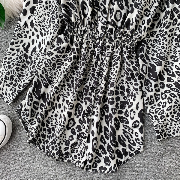 Rochie actuală de damă cu mâneci lungi și model animal în trei culori