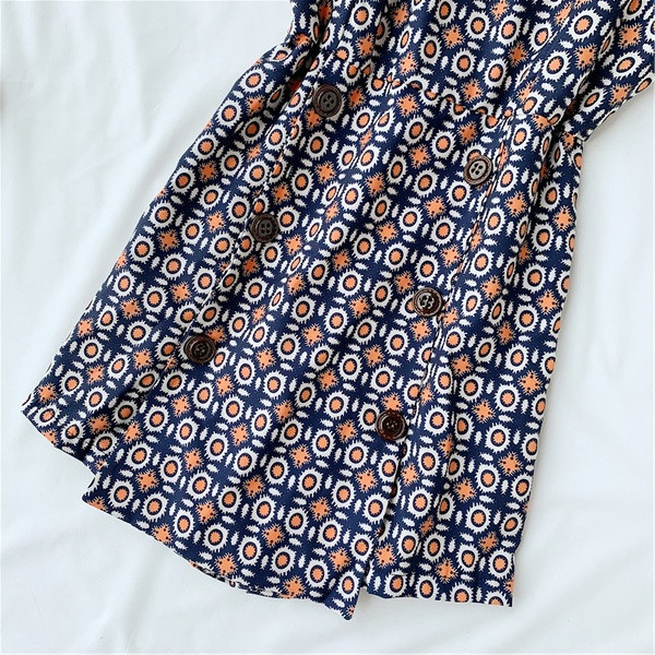 Salopeta de dama colorata cu nasturi si bretele subtiri