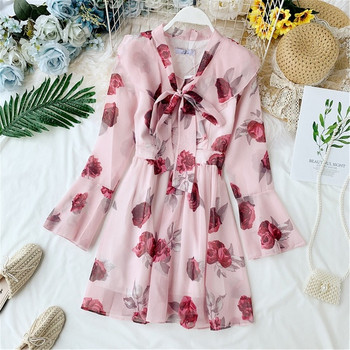 Rochie modernă de damă cu mâneci lungi și model floral în albastru și roz