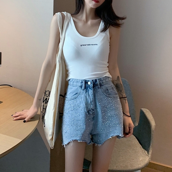 Blugi de damă actuali cu talie înaltă - un model larg