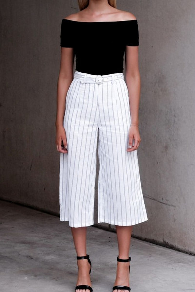 Модерен дамски 7/8 панталон в син и бял цвят