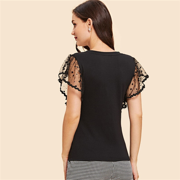 Bluză de damă elegantă în negru și decolteu în V