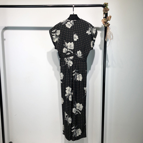 Casual Γυναικεία ολόσωμη φόρμα  με κλασικό κολάρο και μικρά φαρδιά μανίκια