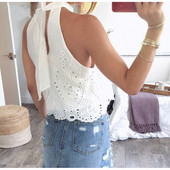 Model nou, top de damă, de culoare albă