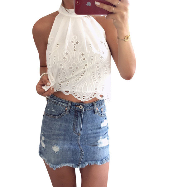 Model nou, top de damă, de culoare albă