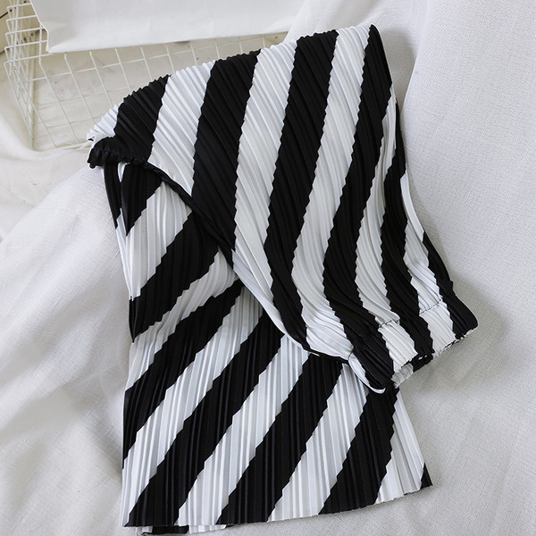 Pantaloni de dama plisati cu talie inalta in trei culori