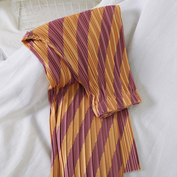 Pantaloni de dama plisati cu talie inalta in trei culori