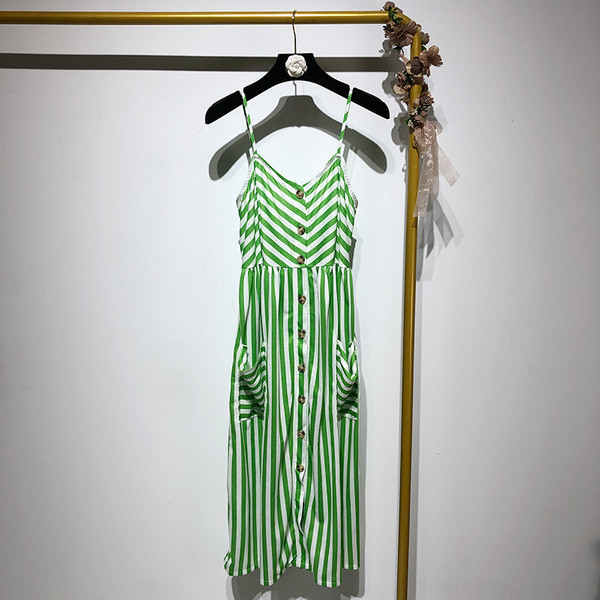 Rochie lejeră în dungi, cu bretele subțiri