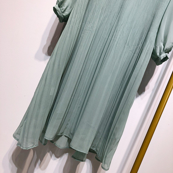 Rochie de damă lungă și largă cu mâneci lungi