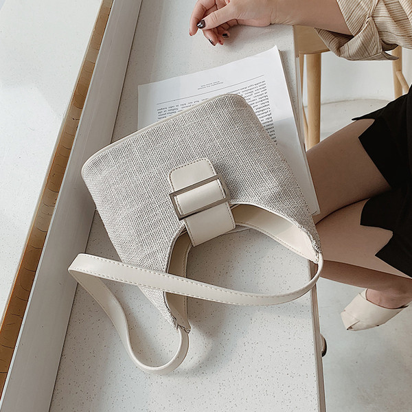 Geanta de dama cu maner scurt in doua culori