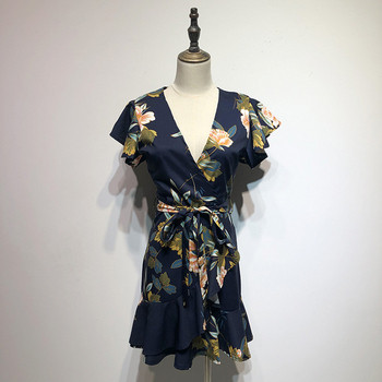 Rochie cu decolteu în V adânc și mâneci lotus scurte cu model floral