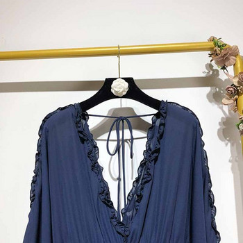 Rochie cu decolteu în V adânc și mâneci lungi în albastru