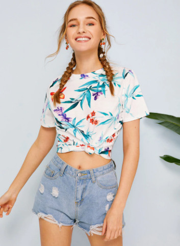 Tricou dama cu model floral si maneci scurte