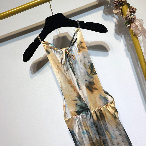 Rochie lunga cu bretele subtiri si spatele gol