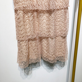 Дантелена дамска рокля в бежов цвят